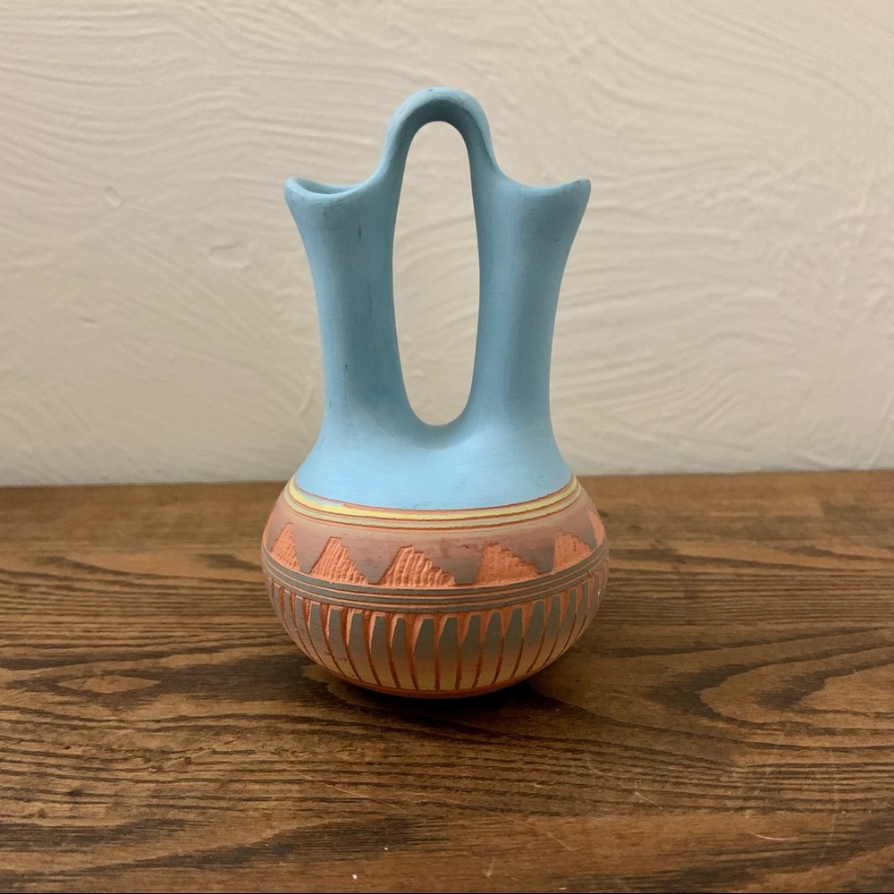 Michael Charlie signed hand etched Navajo pottery wedding vase